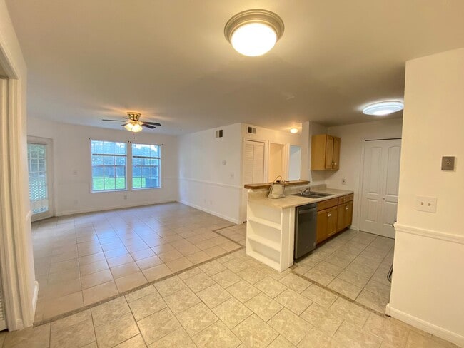 Building Photo - 6166 Westgate Dr
