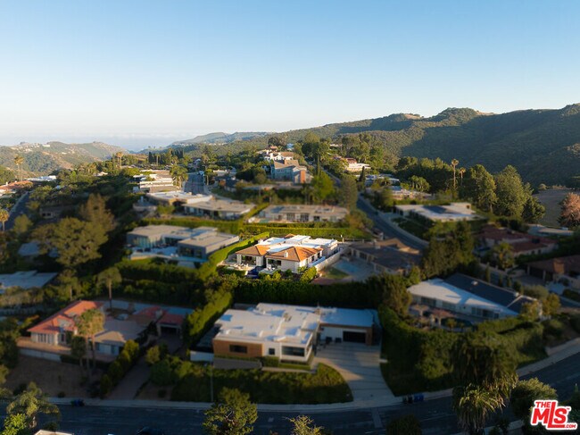 Building Photo - 3116 Elvido Dr