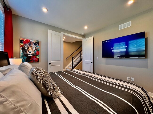 Building Photo - 4 Bedroom, Luxury living in premium location next to Liberty Center and Interstate 75