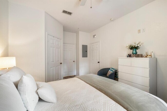 Building Photo - 6166 Stevenson Dr