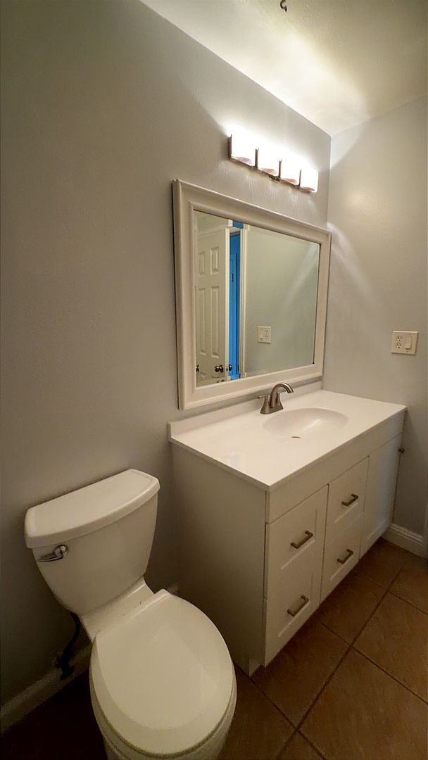 Building Photo - 2632 Story Ave