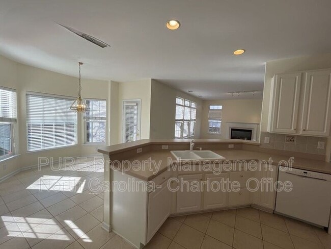 Building Photo - 12424 Kane Alexander Dr