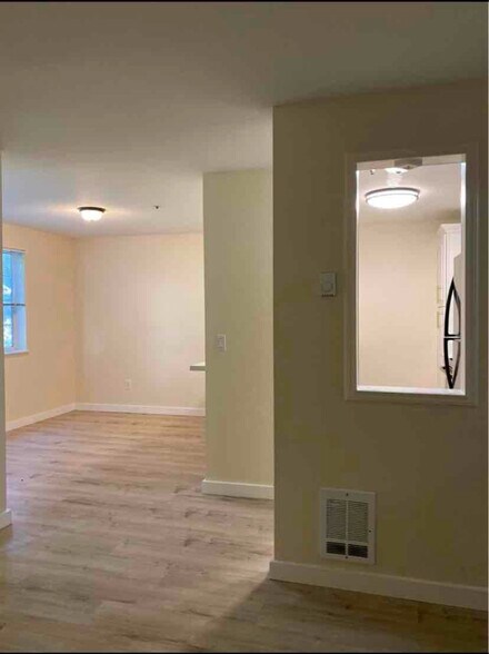 Building Photo - 7453 Newcastle Golf Club Rd