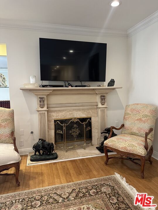 Building Photo - 324 N Palm Dr