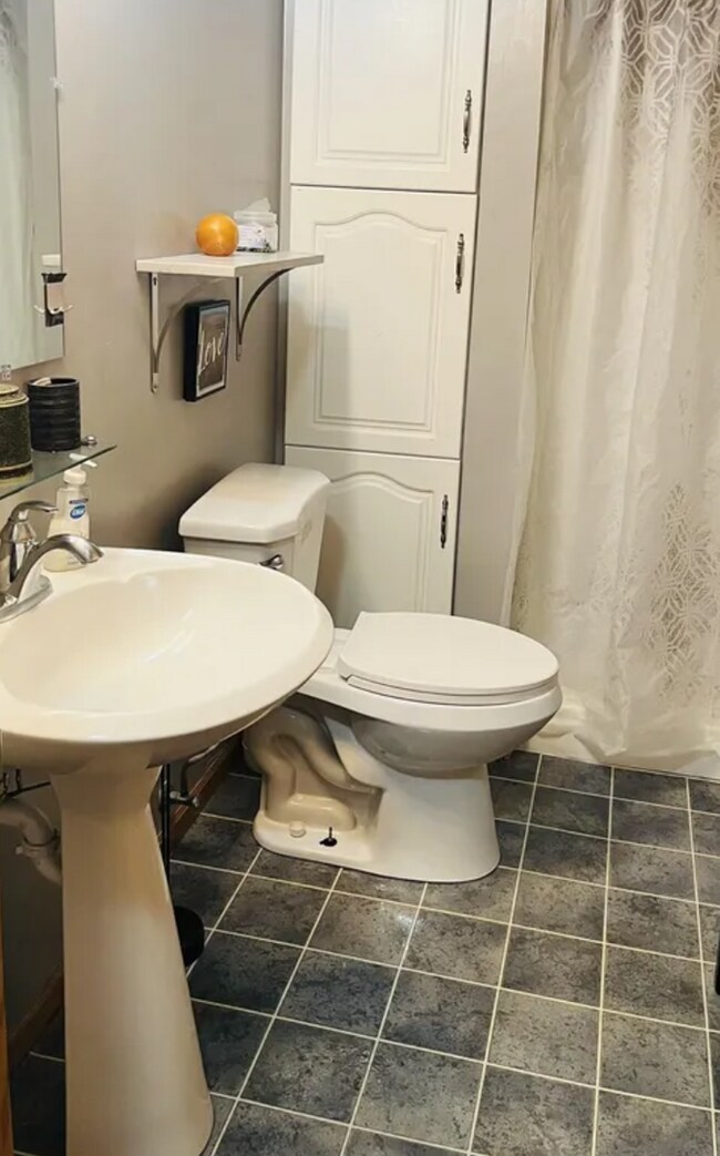 Building Photo - LOOK AT THIS GEM!  Schedule A Tour Today!!