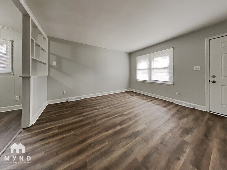 Building Photo - 4643 Pineleaf Dr