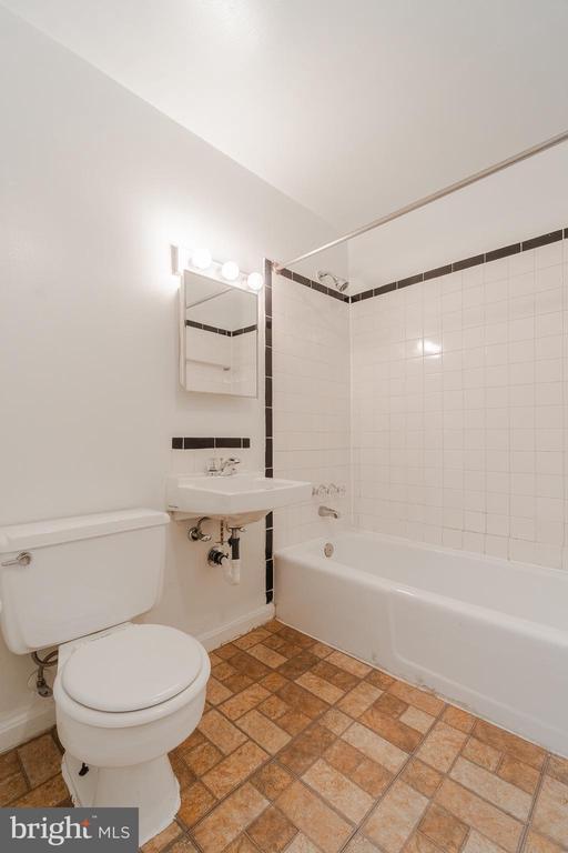 Building Photo - 1226 N Taylor St