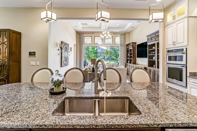 Building Photo - 14909 Venosa Cir