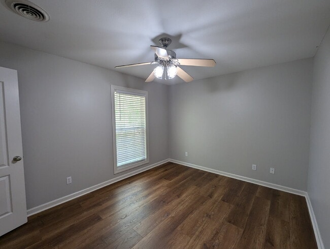 Building Photo - 117 Twin Gates Drive