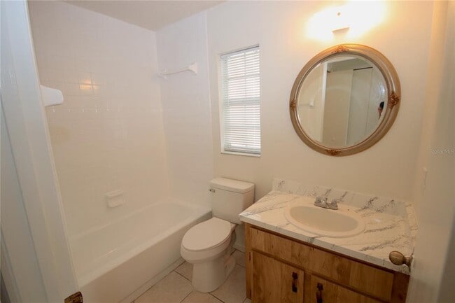 Building Photo - 3249 Bloomingdale Villas Ct