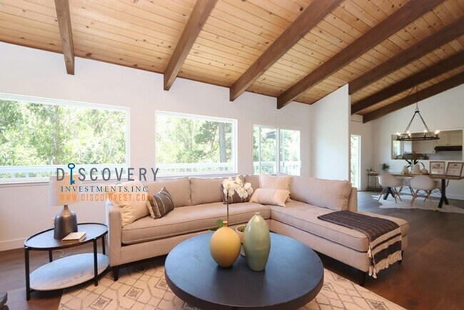 Building Photo - Contemporary Montclair Home with Forest Views