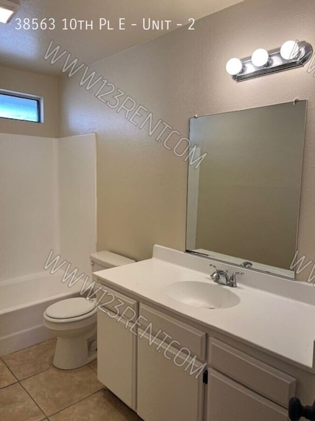 Building Photo - 1BD/ 1BTH APT EAST PALMDALE