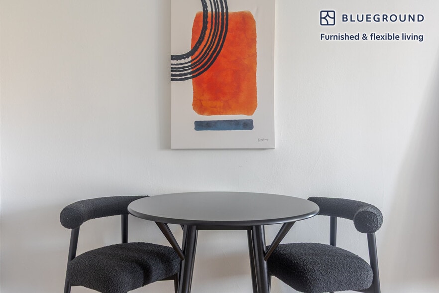 Building Photo - 330 E 46th St