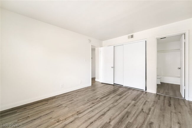 Building Photo - 5303 Del Gado Dr