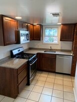 Building Photo - 102 Haldane St