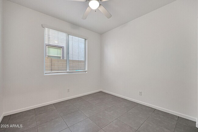 Building Photo - 12429 W Midway Ave