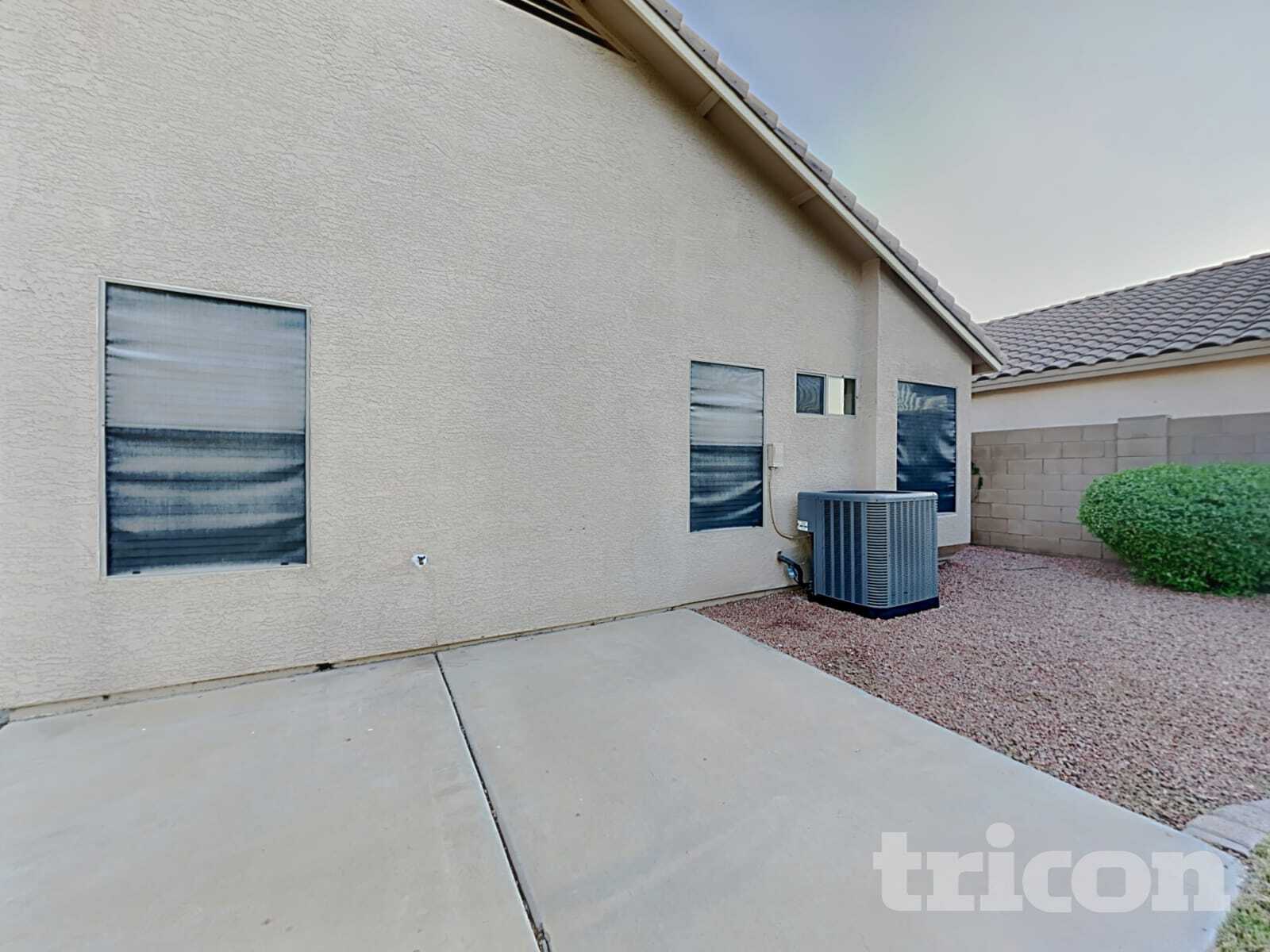 Building Photo - 9825 E Osage Ave