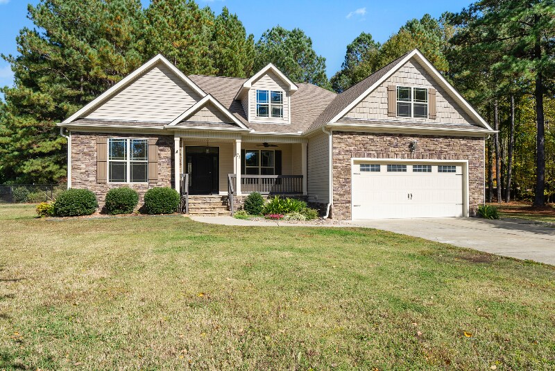 Primary Photo - 73 Old Barn Way