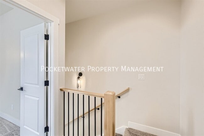 Building Photo - 1335 Baker St