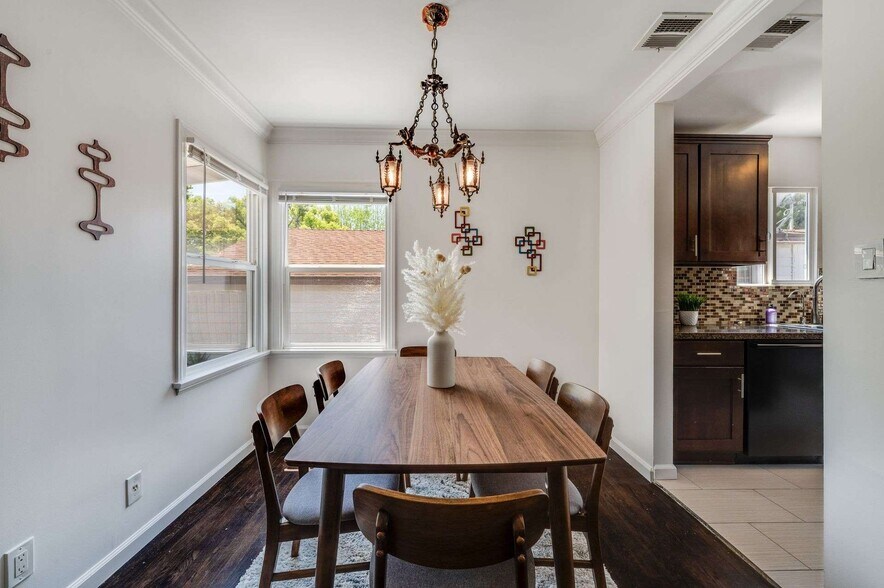 Building Photo - 6901 Bertrand Ave