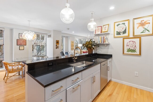 Building Photo - 80 Broad St