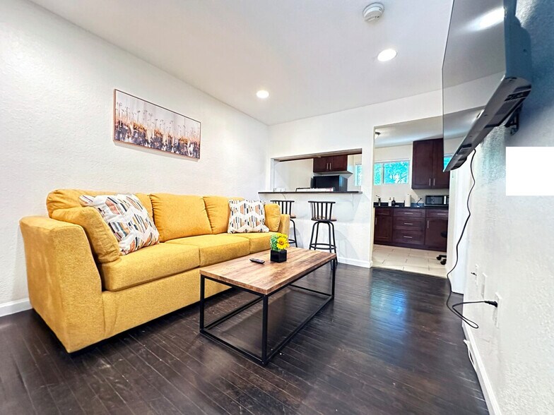 Building Photo - 1430 Pierce St