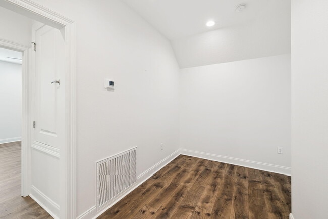 Building Photo - 65 Laurel Oaks Dr