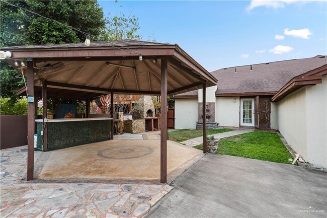 Building Photo - 21 8th