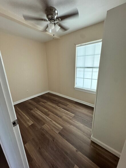 Second Bedroom - 1112 W Elizabeth St