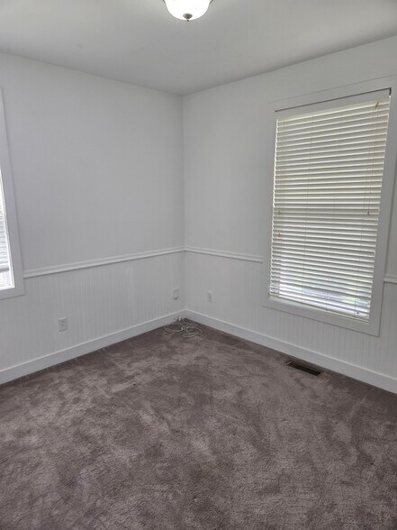 Building Photo - 855 Beth Dr