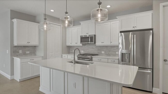 Building Photo - 690 Allora Ave