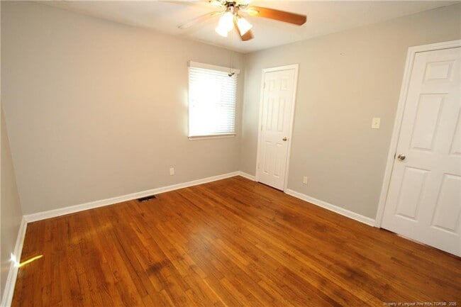 Building Photo - 819 James St