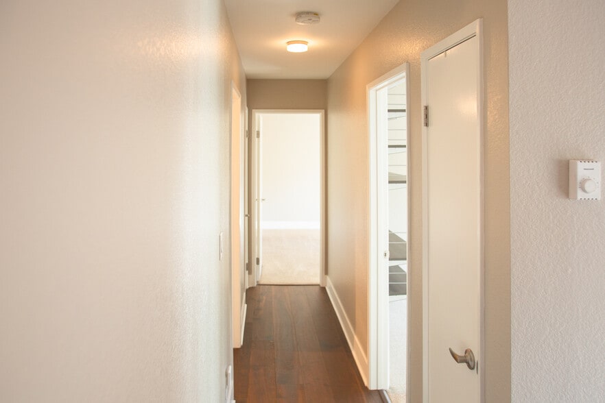 Hallway - 202 Shoreline Ct