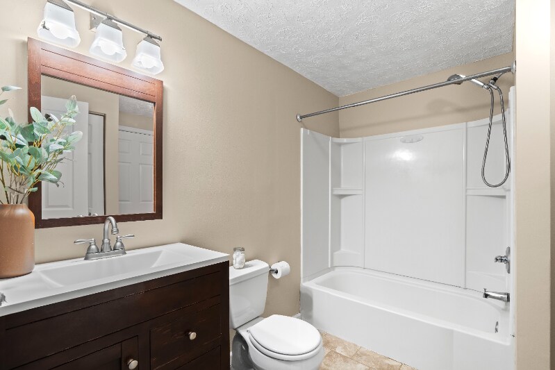 Building Photo - 131 Spruce Woods Ct