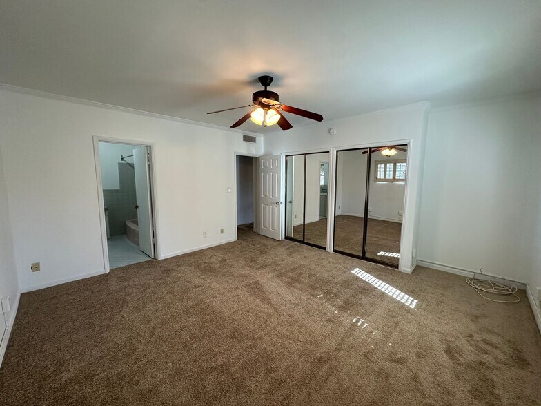 Building Photo - 2233 E Seneca St