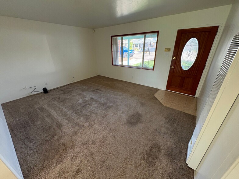 Building Photo - 1729 S Clementine St