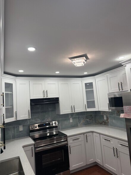 Building Photo - 461 Hulett St