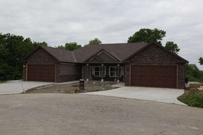 Primary Photo - 3 Bedroom, 2 Bathroom Townhouse in Savanna...