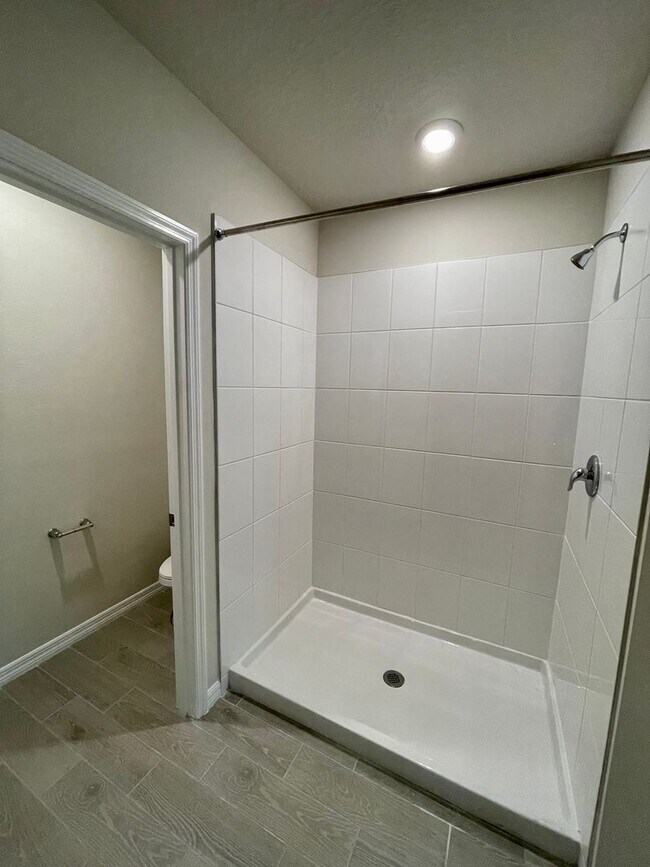 Building Photo - Available NOW! VERY well maintained 4/2 in Monroe Meadows / Wesley Chapel!