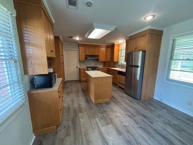 Building Photo - 9834 Cal Rd