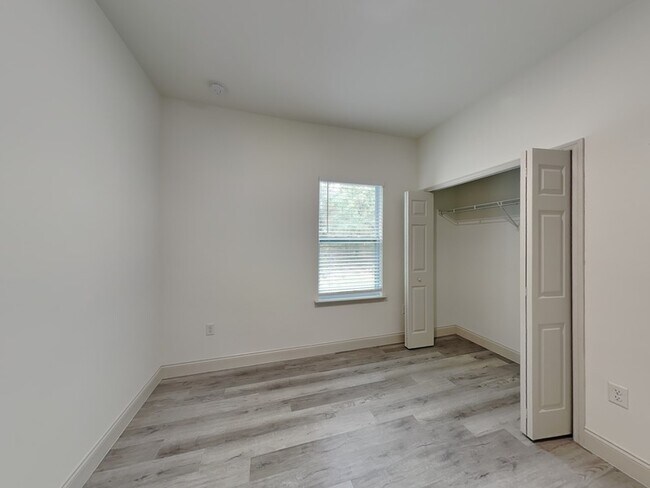 Building Photo - 7780 N Maltese Dr