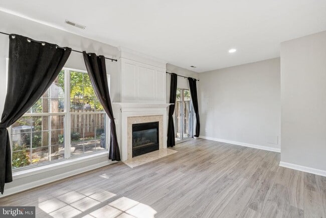 Building Photo - 1185 Cypress Tree Pl