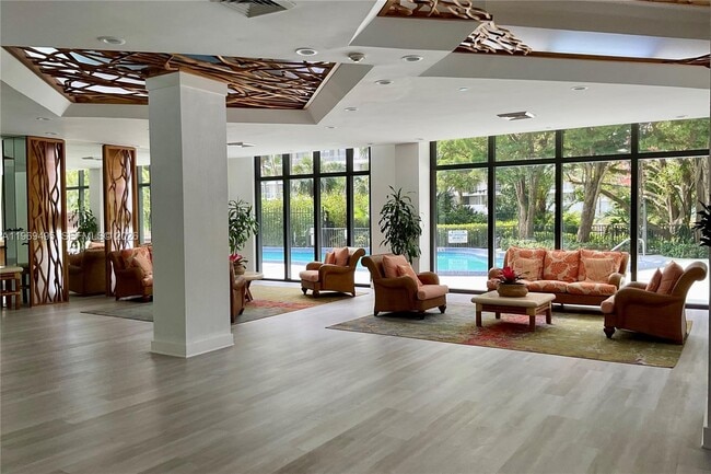 Building Photo - 1450 Brickell Bay Dr