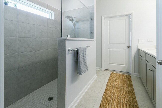 Building Photo - Incredible Pool Home