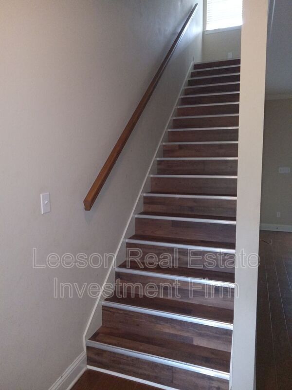 Building Photo - 5721 S Lakeshore Dr