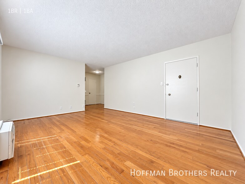 Building Photo - 1020 N Edinburgh Ave