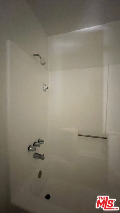 Building Photo - 545 S Manhattan Pl