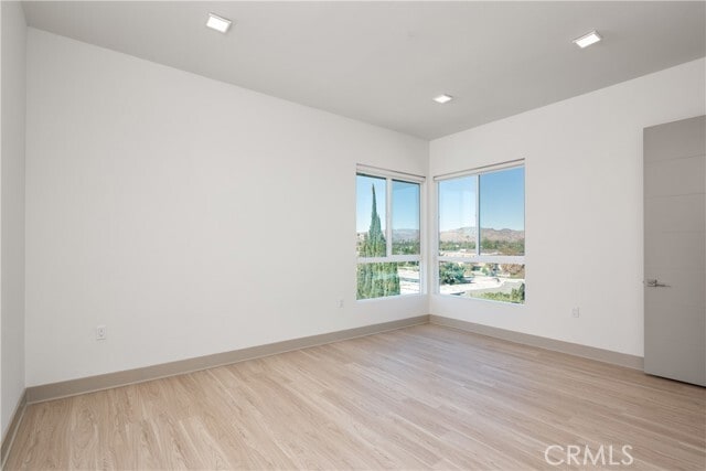 Building Photo - 6800 Variel Ave