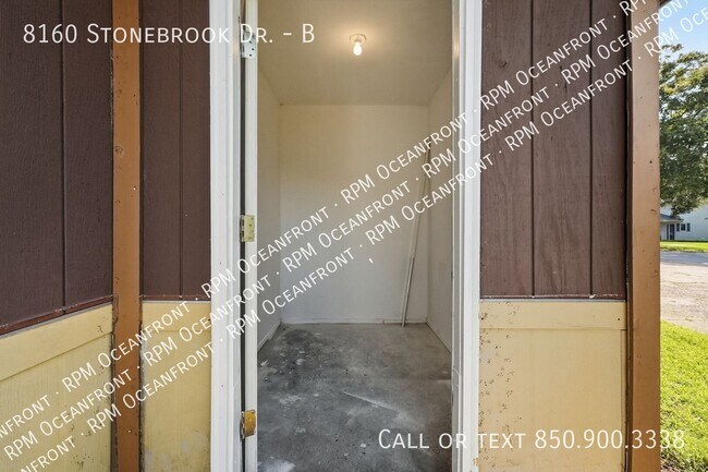 Building Photo - 8160 Stonebrook Dr
