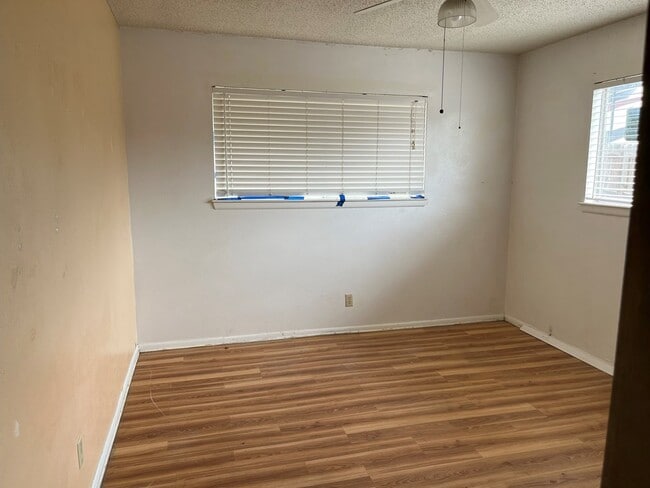 Building Photo - 203 Ranchero Rd